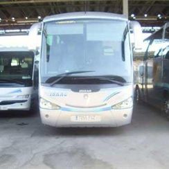Autocares Isaac buses estacionados